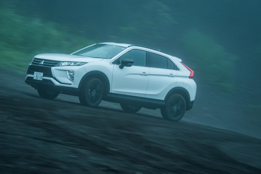  Mitsubishi Eclipse Cross Black Edition 2018 года  (JP) (фото 21 из 31)